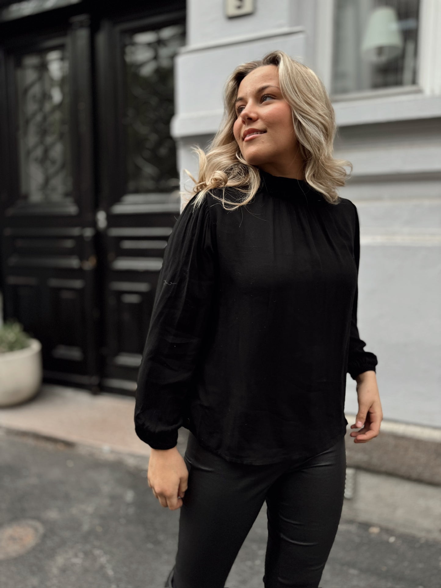 Blouse High Neck